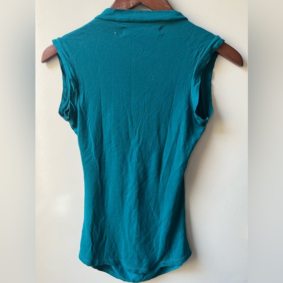 3/$25 Zara emerald green sleeveless top size medium - Picture 3 of 3